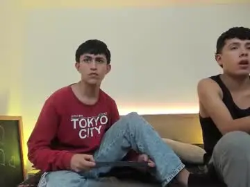 Chaturbate Free Porn Cam of hoot_booys_