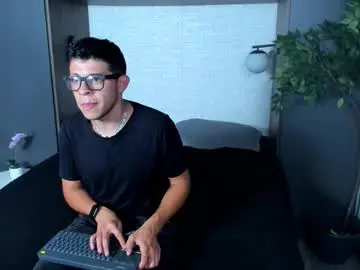 Chaturbate Live Sex Cam of zack_falcon