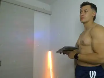 Chaturbate Live Sex Cam of dilan_coy