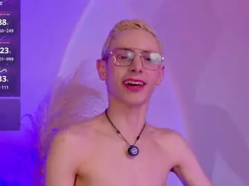 Chaturbate Live Sex Cam of liiamluna