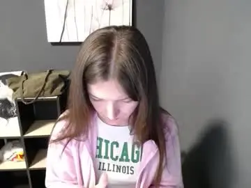 Chaturbate Live Sex Cam of shining_pearl