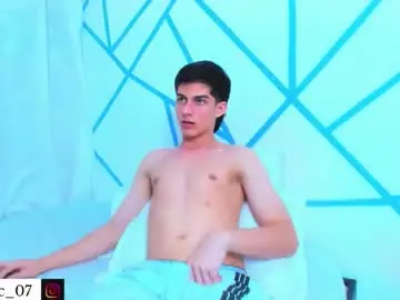 Chaturbate Live Sex Cam of liam_scott77