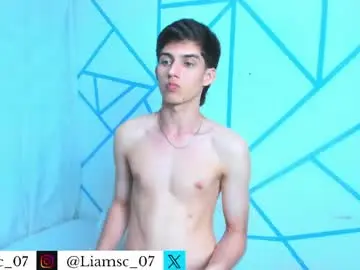 Chaturbate Live Sex Cam of liam_scott77