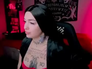 Chaturbate Live Sex Cam of magic_alie
