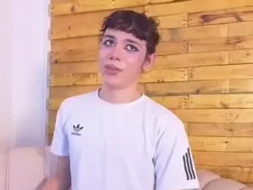 Chaturbate Sex Cam of pixy_20