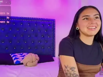 Chaturbate Live Sex of serena_and_zoe