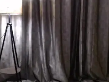 Chaturbate Nude Webcam of sexy_myra18