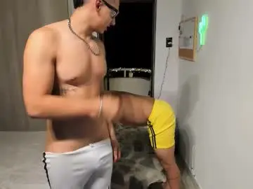 Chaturbate Live Sex Cam of travis_bakerr