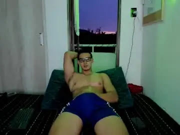 Chaturbate Best live sex cam show of travis_bakerr
