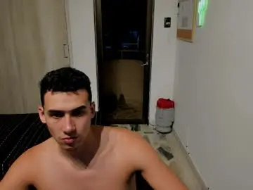 Chaturbate Sex Cam of travis_bakerr