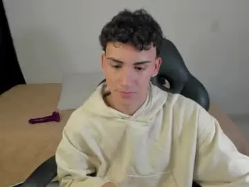 Chaturbate Free Porn Cam of camiboy666