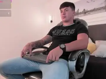 Chaturbate Live Sex Cam of cristopher_strong