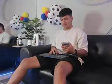 Chaturbate Watch Live Sex Cams of cristopher_strong