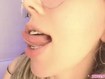 Chaturbate Nude Webcam of sweettvera_