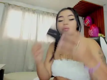 Chaturbate Live Sex of adhara_messy