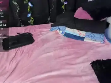 Chaturbate Live Sex Cam of darnellqueen