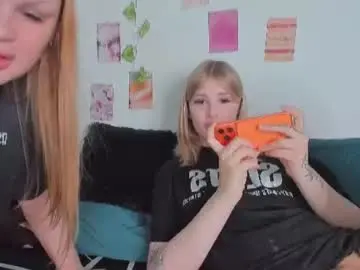 Chaturbate Watch Live Sex Cams of krisi_myrr