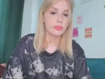 Chaturbate Live Sex Cam of krisi_myrr
