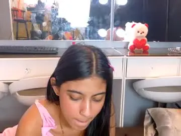 Chaturbate Live Sex Cam of littlejennifer18