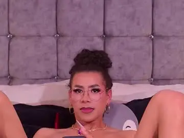 Chaturbate Live Sex Cam of aivadumont