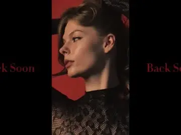 Chaturbate Live Sex Cam of rosy_black_