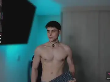 Chaturbate Live Sex Cam of thomklein