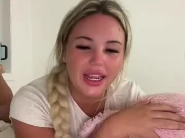 Chaturbate Live Sex of averybabyyx