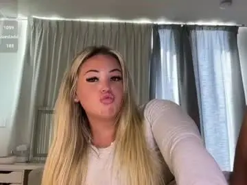 Chaturbate Live Sex of averybabyyx