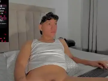 Chaturbate Adult Webcam of iamjulian_