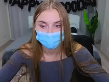 Chaturbate Live Sex Cam of lukeriamoon