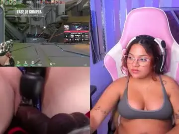 Chaturbate Live Sex Cam of petitesofia_