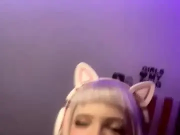 Chaturbate Watch Live Sex Cams of evettezirin