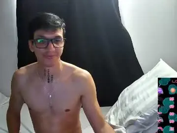 Chaturbate Live Sex Cam of gyo_____