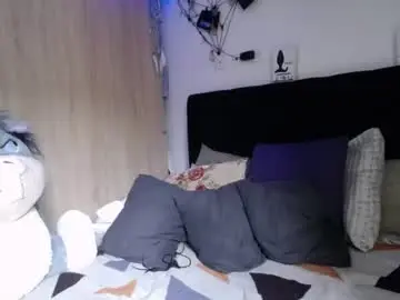 Chaturbate Live Sex Cam of santii_rose