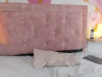 Chaturbate Live Sex Cam of laurasmith_1