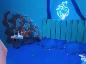 Chaturbate Live Sex Cam of chloe_magnusknight_