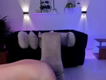 Chaturbate Live Sex of susi_doll1