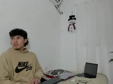 Chaturbate Live Sex Cam of laura_and_kevin