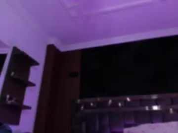 Chaturbate Live Sex Cam of summer_rouge