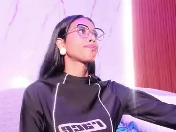 Chaturbate Live Sex Cam of bria_logan