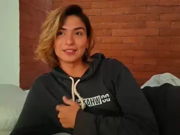 Chaturbate Free Porn Cam of skyamber8v2