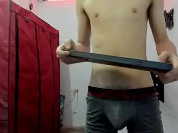 Chaturbate Live Sex of andrew_2811