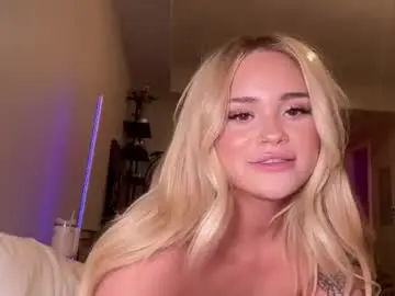 Chaturbate Live Sex of ari_02