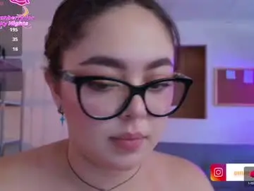 Chaturbate Free Porn Cam of emmy_peach1