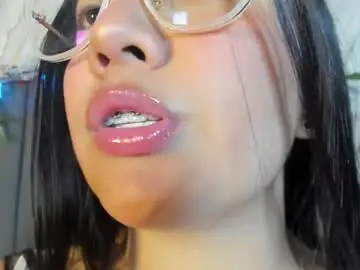 Chaturbate Sex Cam of mia_roux13