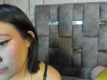 Chaturbate Sex Cam of mia_roux13