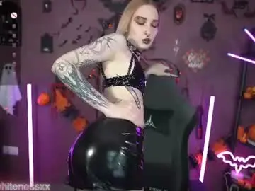 Chaturbate Nude Webcam of amywhitenessxx