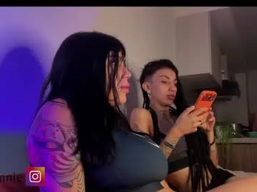 Chaturbate Adult Webcams of annie_snow_