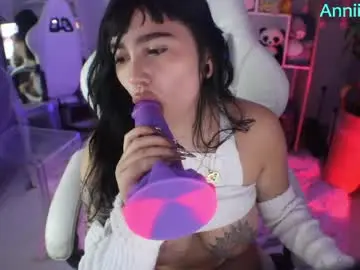 Chaturbate Free Porn Cam of annie_snow_