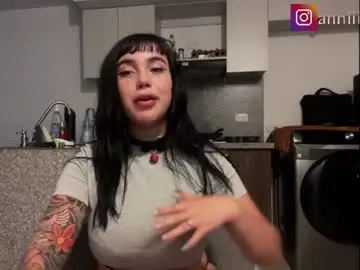 Chaturbate Sex Cam of annie_snow_
